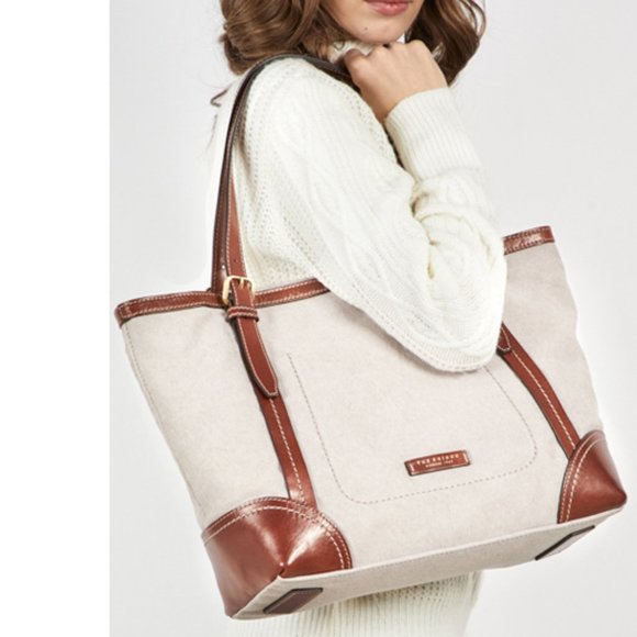 Handbags - Picture 2 of 3